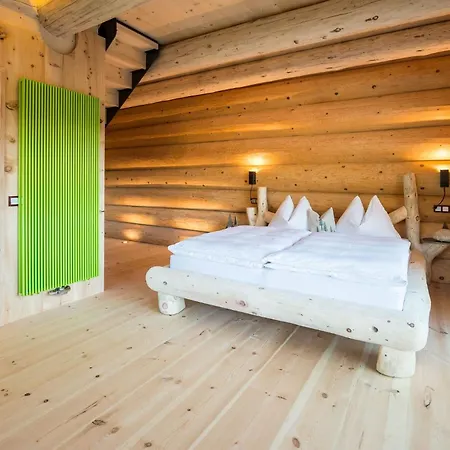 Pradell Otel 3*